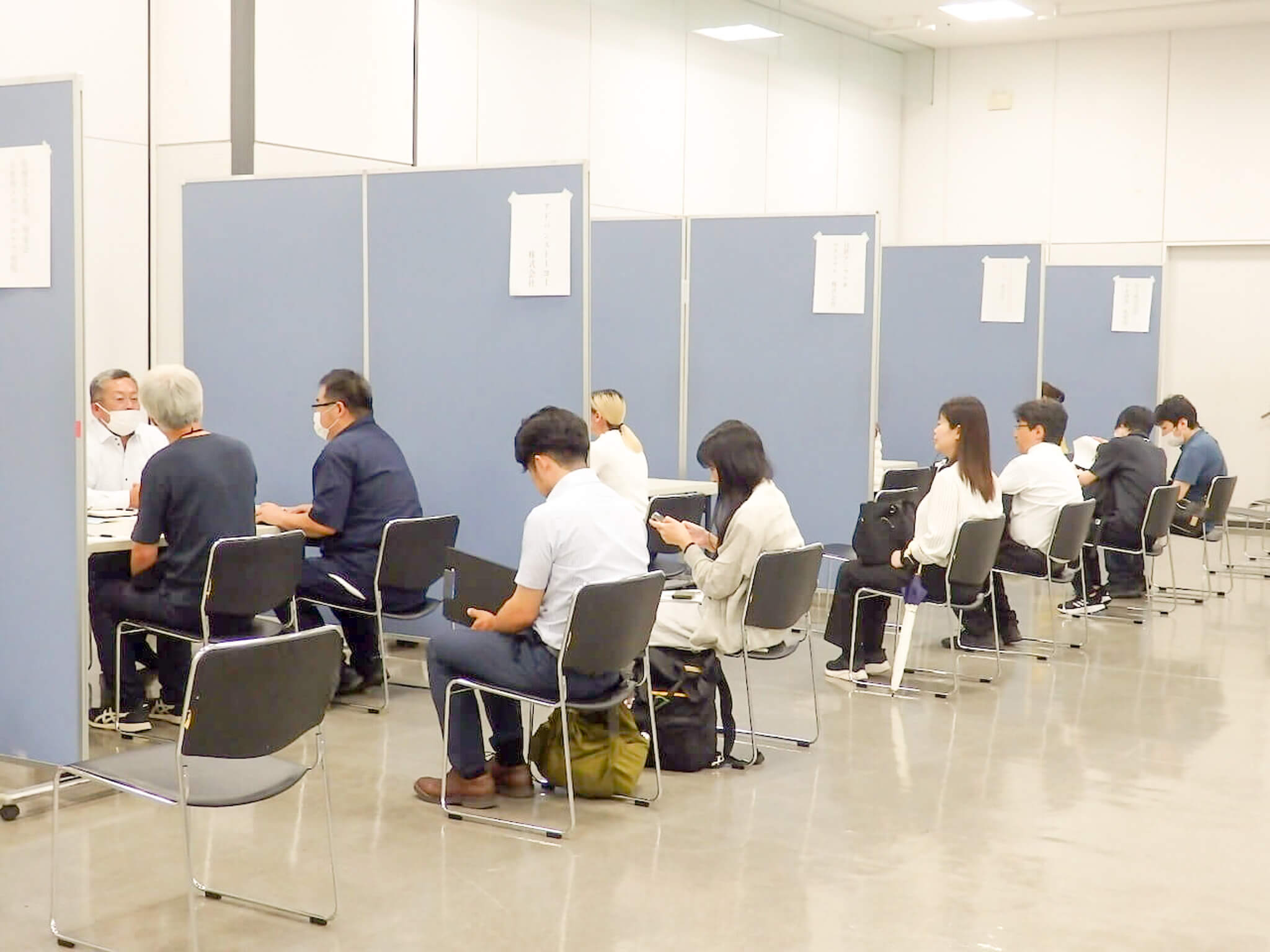 企業と支援機関の交流会の様子